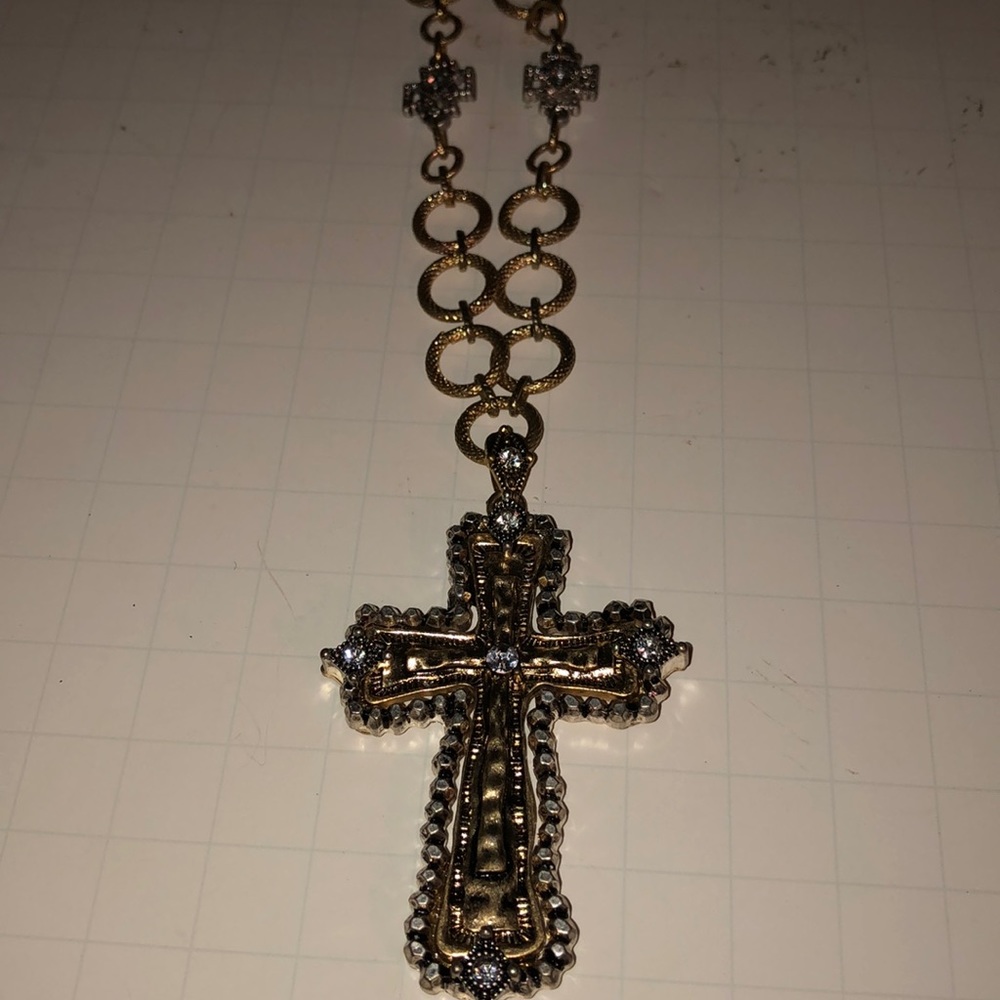 Gold tone Brutalist goldtone chunky necklace cross